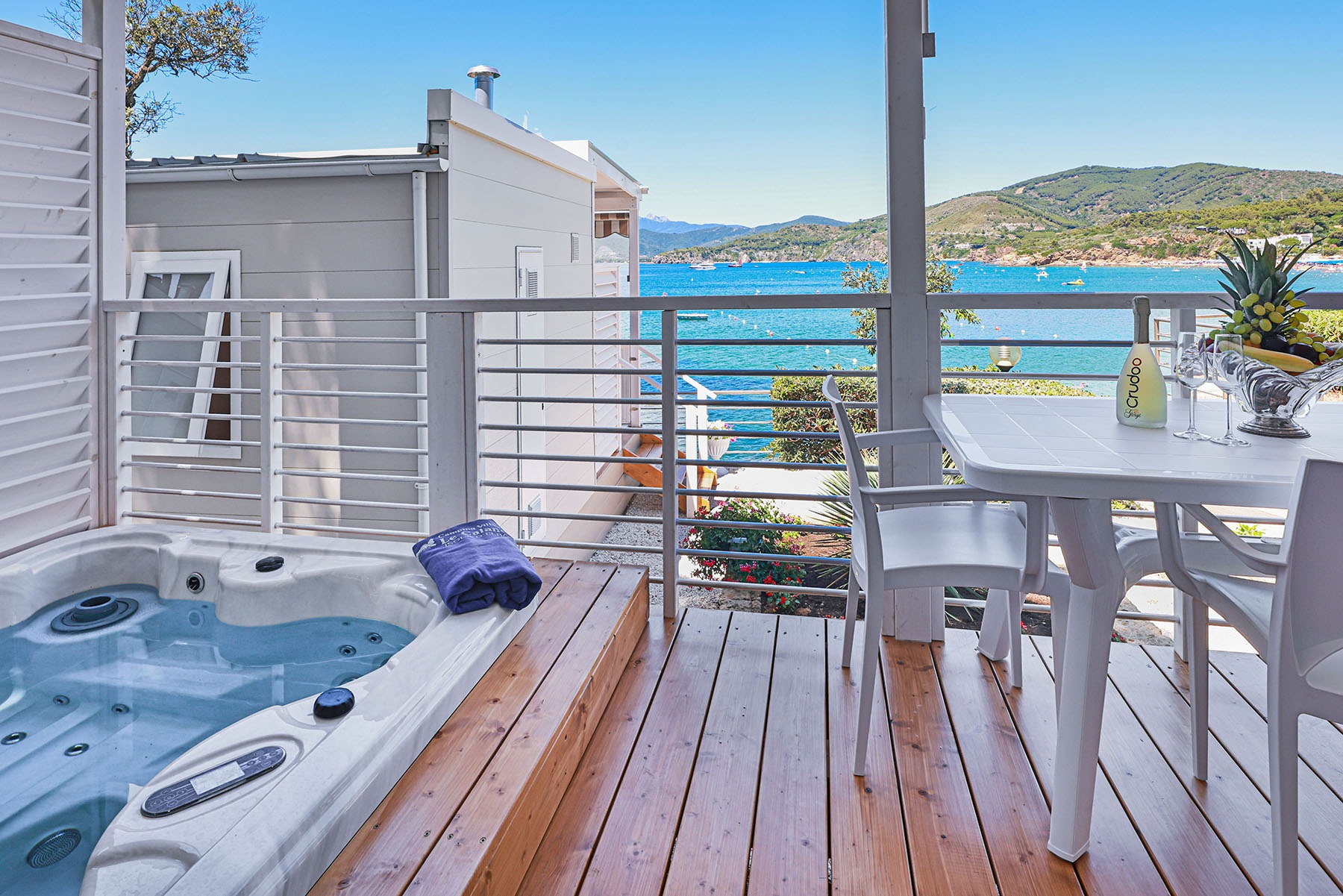 bungalow vista mare con idromassaggio